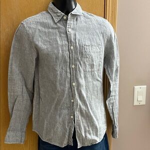 Uniqlo Light Gray Casual Button-Down Shirt